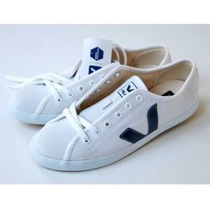 Womens Veja Canvas Sneaker